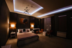 Hillmond's Boutique, Baku